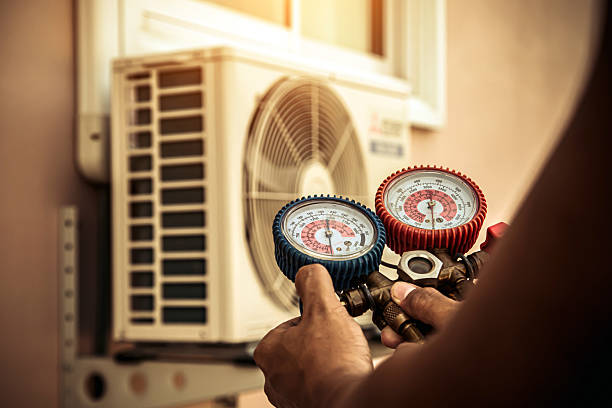 Professional Hvac technician working in Duncan, OK